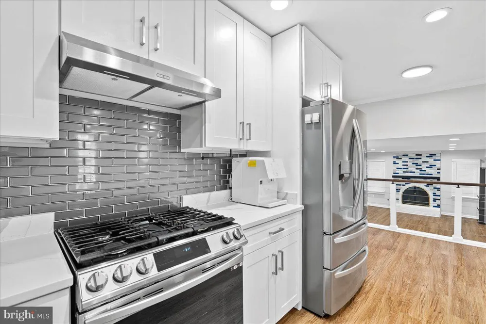 9303 MACSWAIN PLACE Springfield, VA 22153