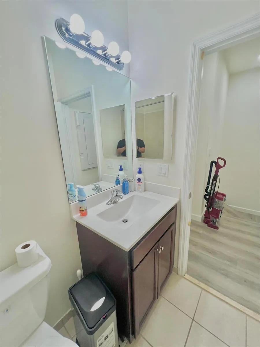 10490 W 33RD WAY Hialeah, FL 33018