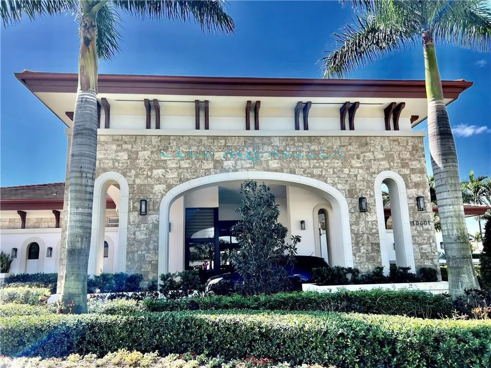 10490 W 33RD WAY Hialeah, FL 33018