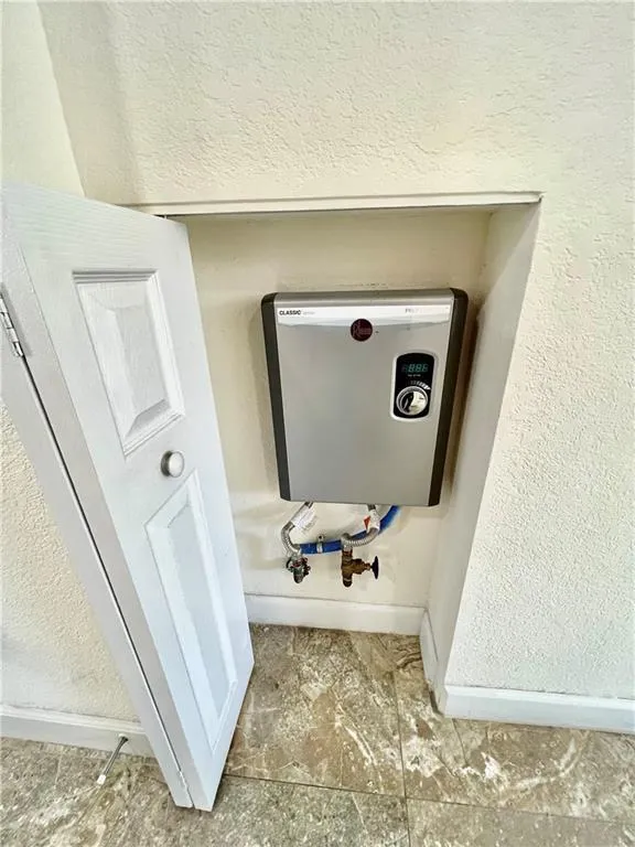 10490 W 33RD WAY Hialeah, FL 33018
