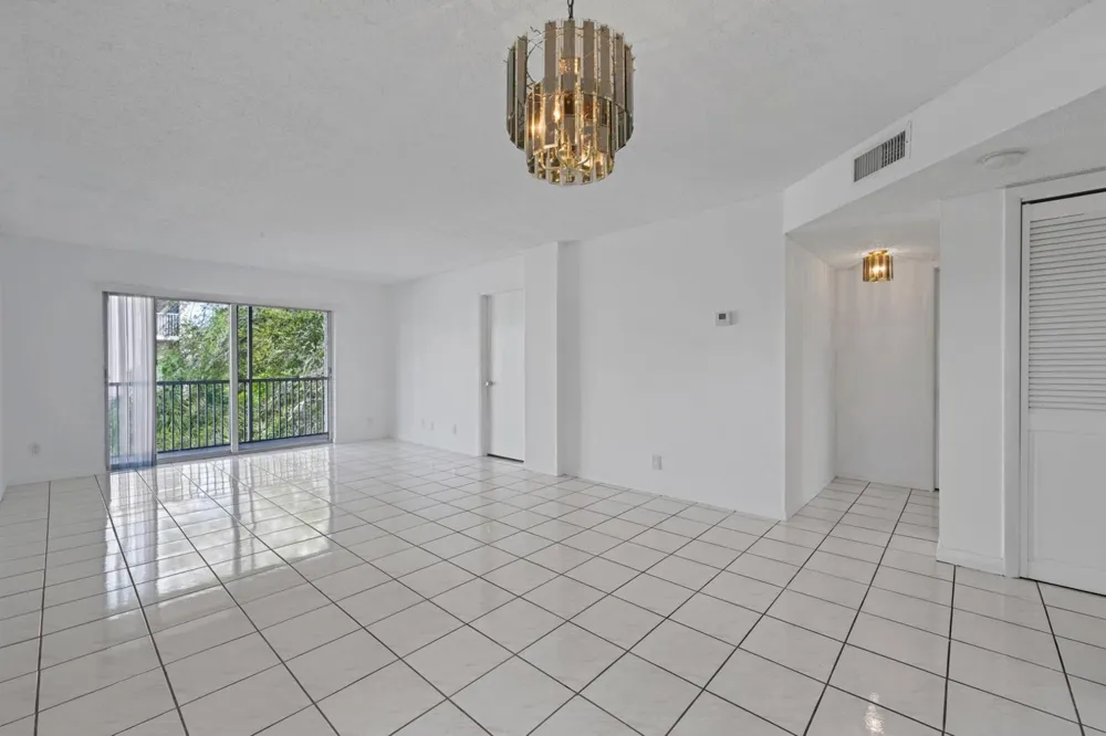 8735 RAMBLEWOOD DRIVE #409 Coral Springs, FL 33071