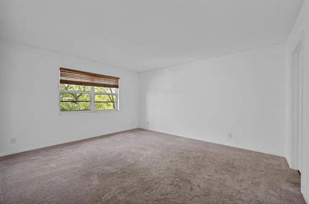 8735 RAMBLEWOOD DRIVE #409 Coral Springs, FL 33071
