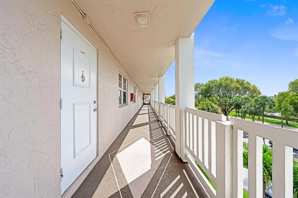 8735 RAMBLEWOOD DRIVE #409 Coral Springs, FL 33071