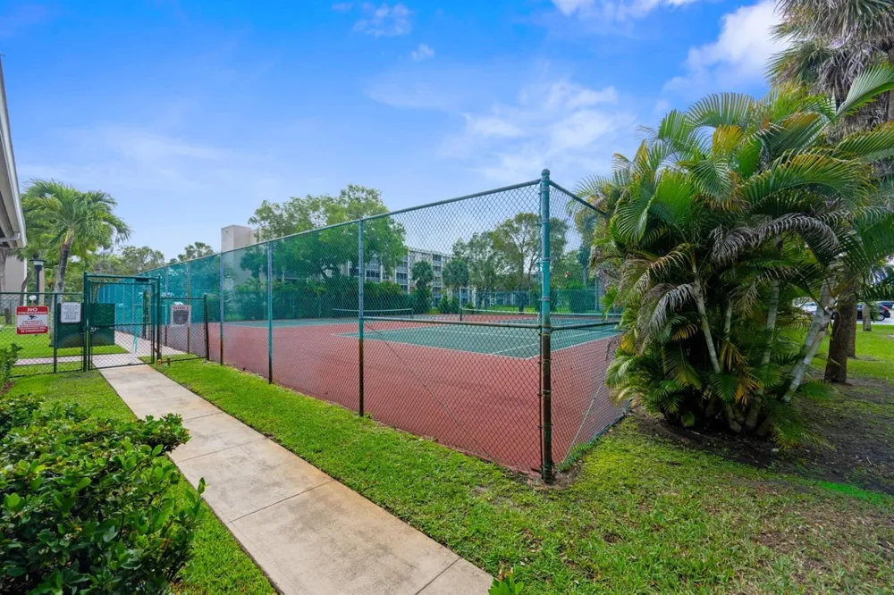 8735 RAMBLEWOOD DRIVE #409 Coral Springs, FL 33071
