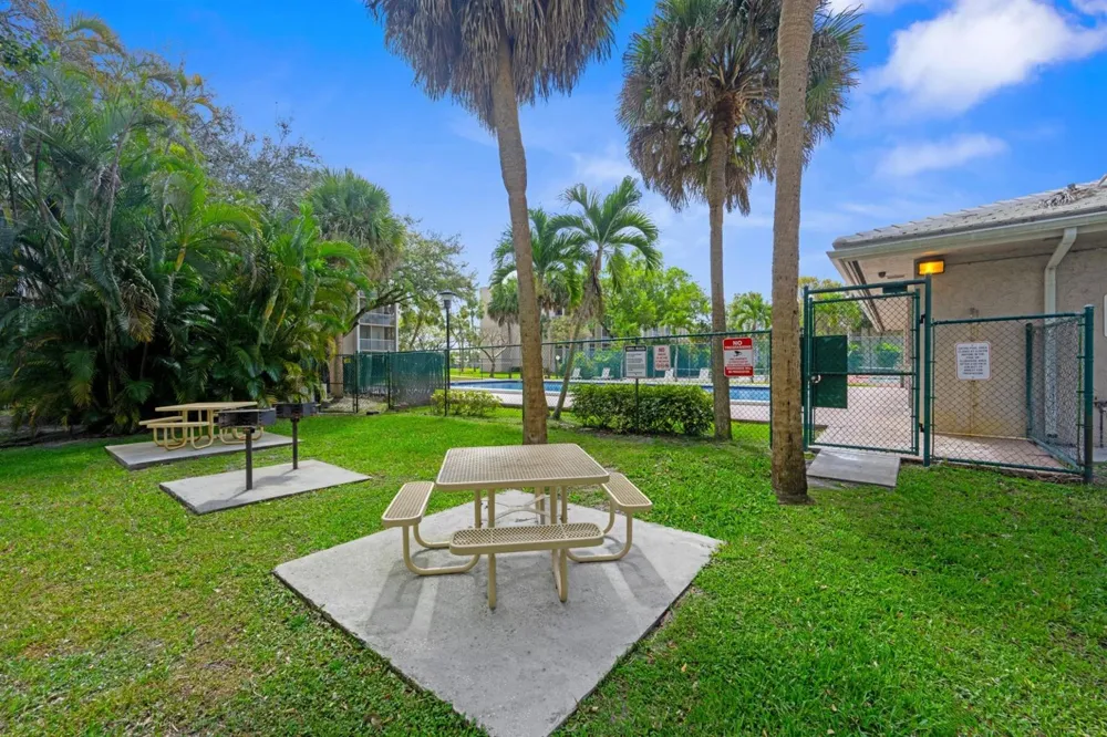 8735 RAMBLEWOOD DRIVE #409 Coral Springs, FL 33071