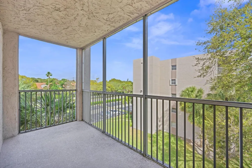 8735 RAMBLEWOOD DRIVE #409 Coral Springs, FL 33071