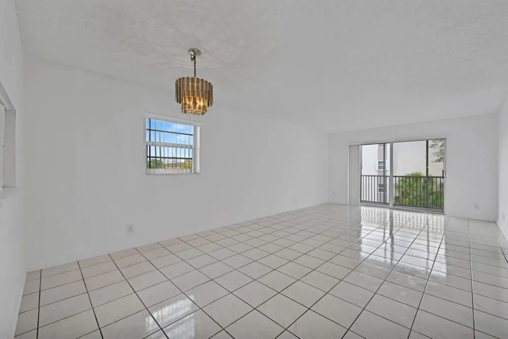 8735 RAMBLEWOOD DRIVE #409 Coral Springs, FL 33071