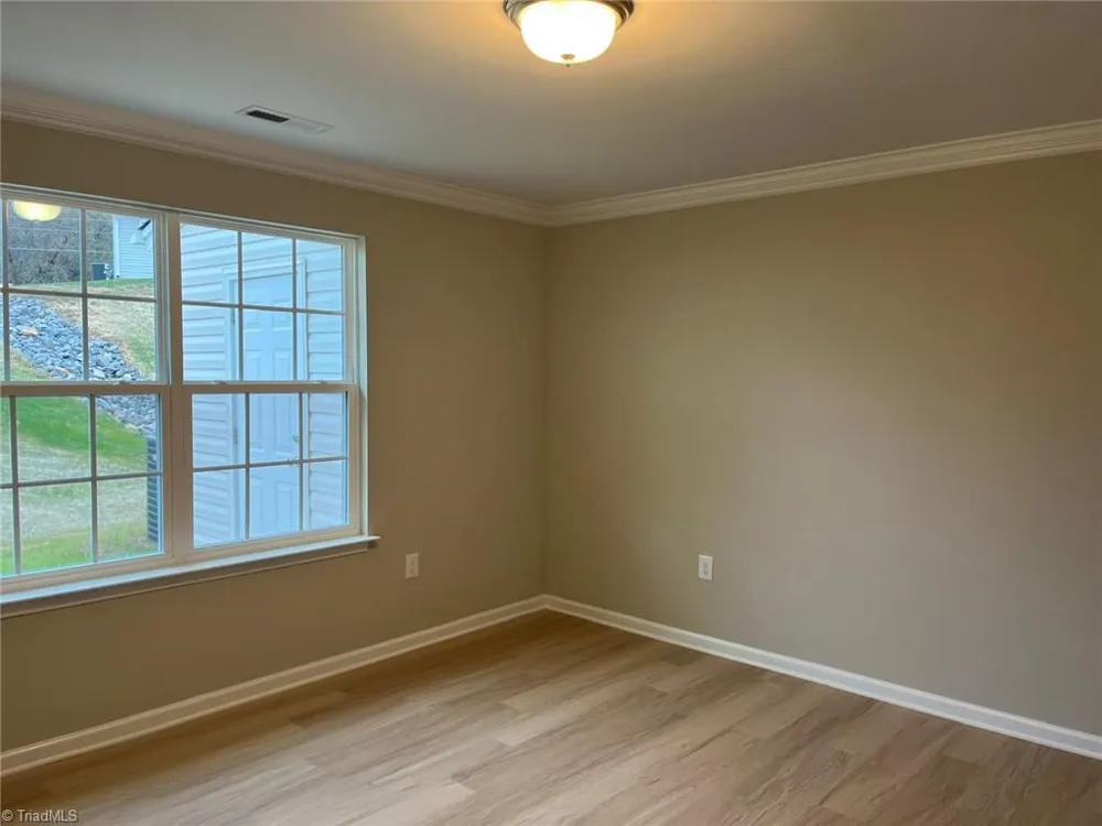 4032 Winding Vine Lane Greensboro, NC 27410