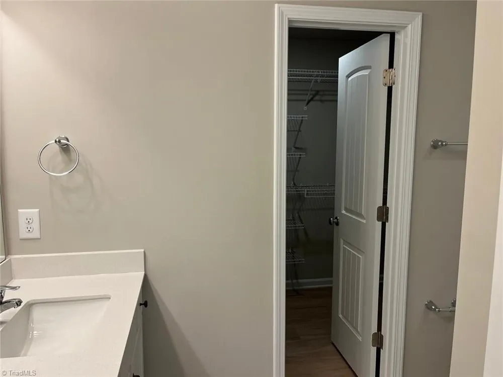 4032 Winding Vine Lane Greensboro, NC 27410