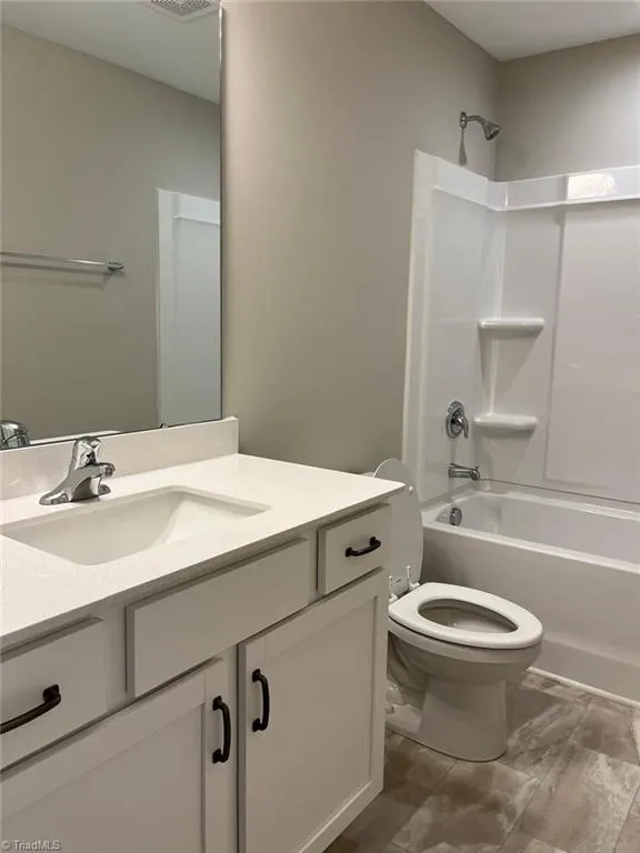 4032 Winding Vine Lane Greensboro, NC 27410