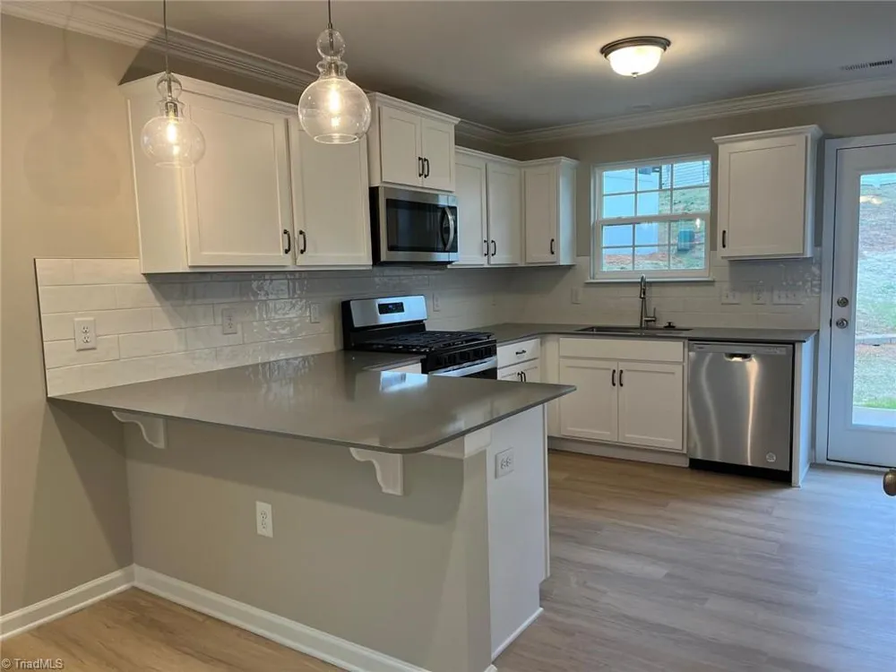 4032 Winding Vine Lane Greensboro, NC 27410