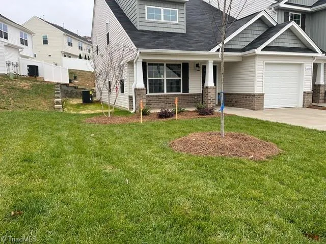 4032 Winding Vine Lane Greensboro, NC 27410