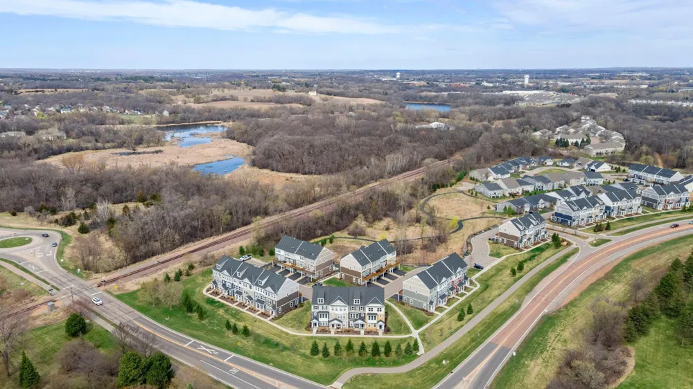 665 Satori Way Chaska, MN 55318