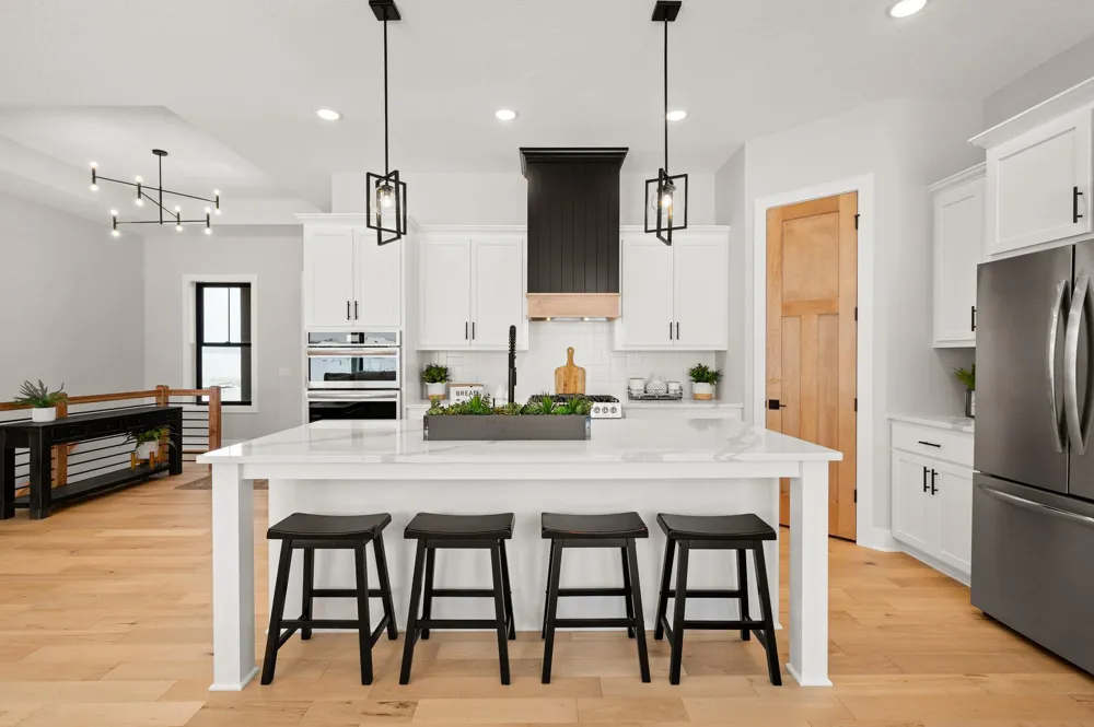 636 Parkside Court Eagan, MN 55123