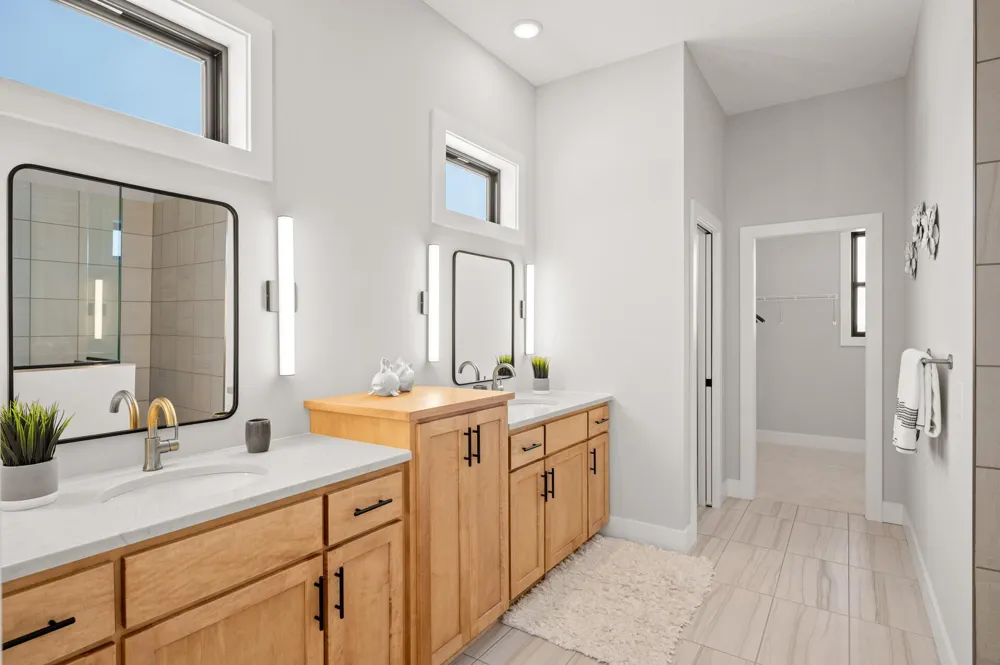 636 Parkside Court Eagan, MN 55123