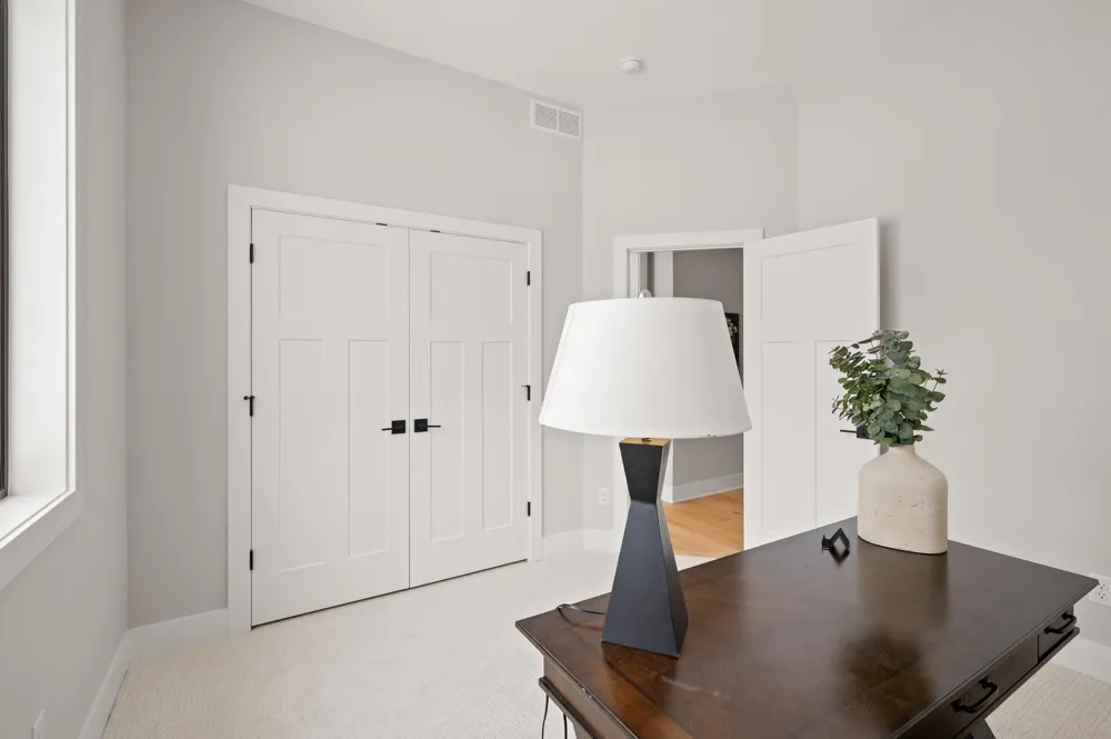 636 Parkside Court Eagan, MN 55123