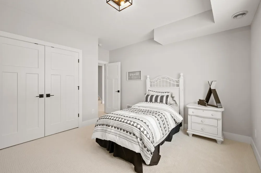 636 Parkside Court Eagan, MN 55123