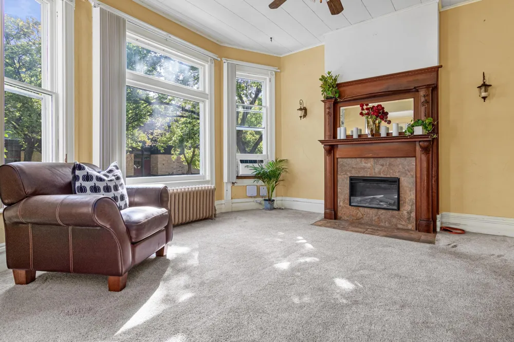 742 Holly Avenue Saint Paul, MN 55104