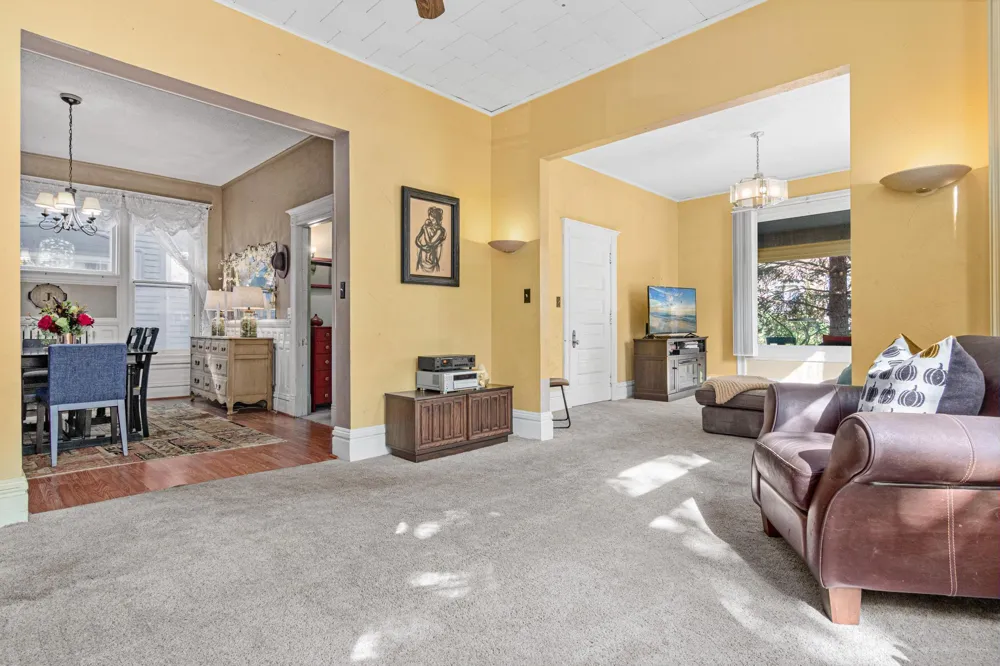 742 Holly Avenue Saint Paul, MN 55104