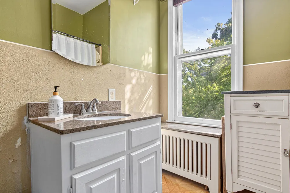 742 Holly Avenue Saint Paul, MN 55104
