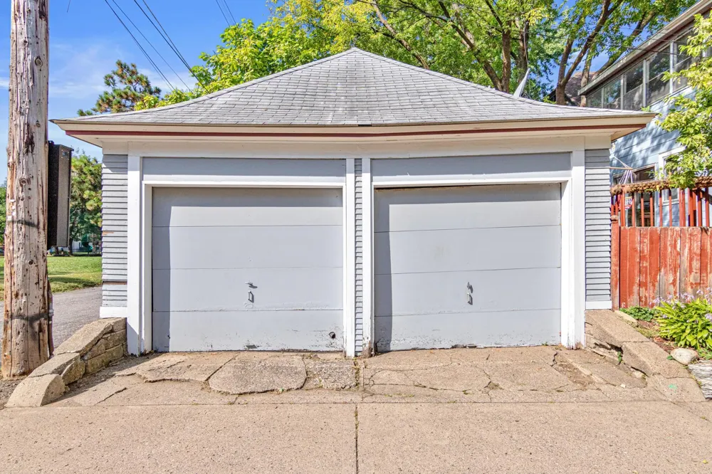 742 Holly Avenue Saint Paul, MN 55104