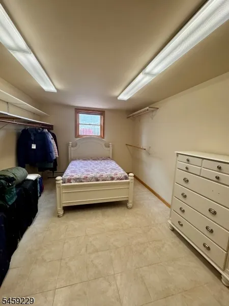 748 6Th St Lyndhurst, NJ 07071