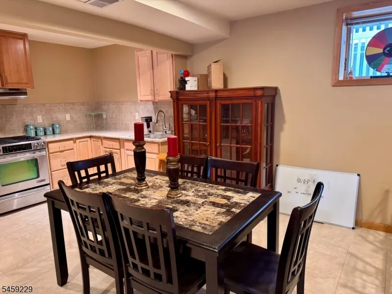 748 6Th St Lyndhurst, NJ 07071