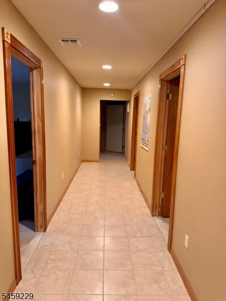 748 6Th St Lyndhurst, NJ 07071