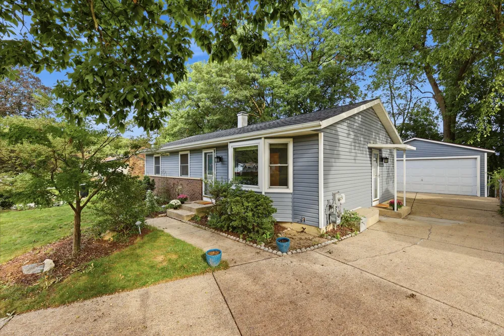 2513 Windview Street SW Wyoming, MI 49519
