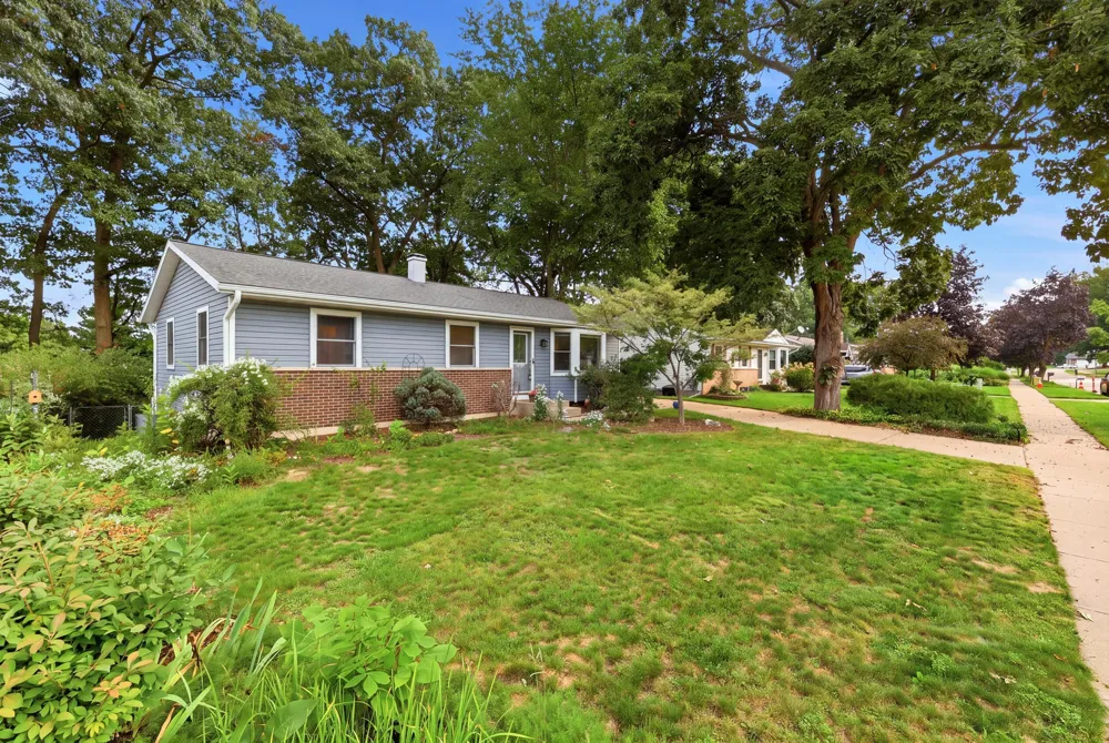 2513 Windview Street SW Wyoming, MI 49519