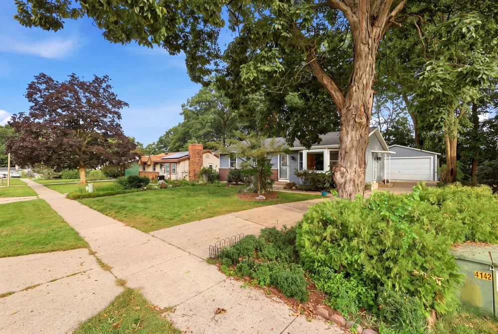 2513 Windview Street SW Wyoming, MI 49519