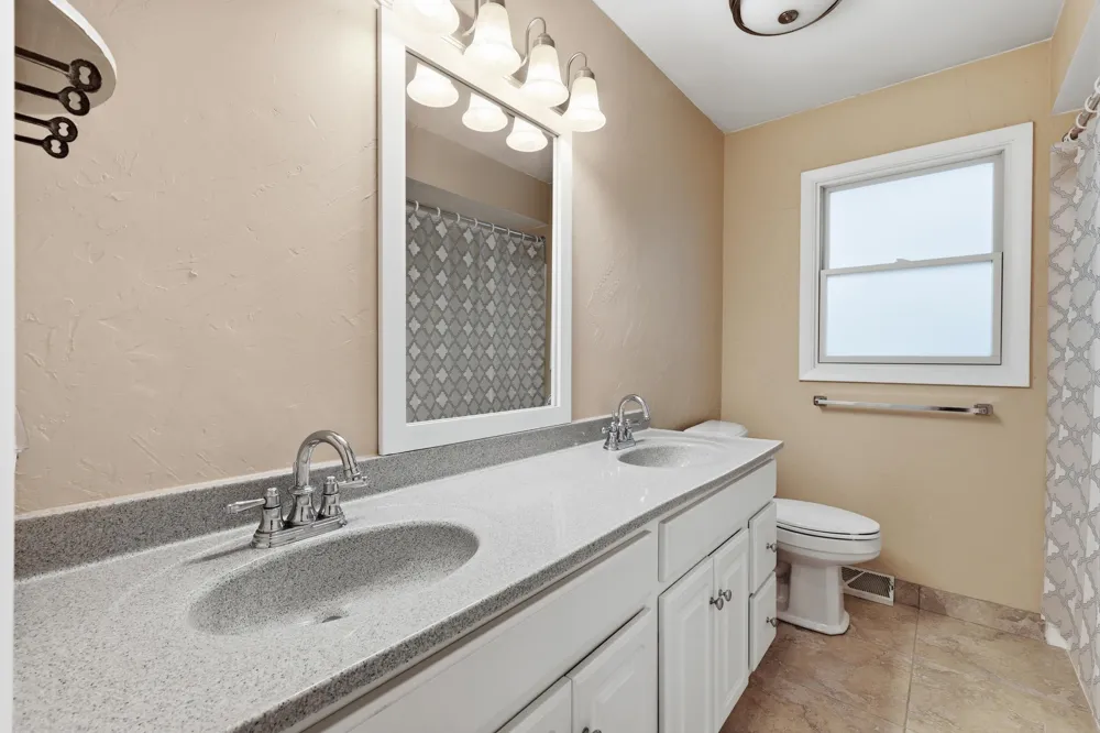 2513 Windview Street SW Wyoming, MI 49519