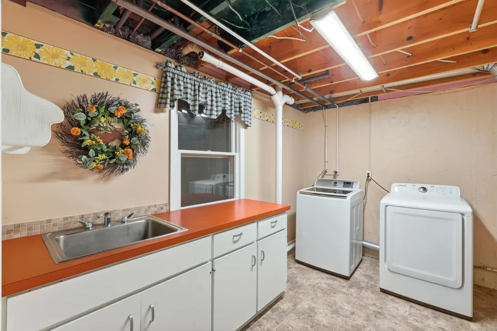 2513 Windview Street SW Wyoming, MI 49519