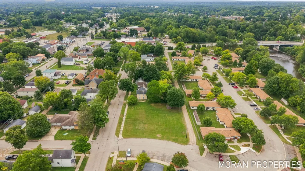 215 2nd Avenue Big Rapids, MI 49307