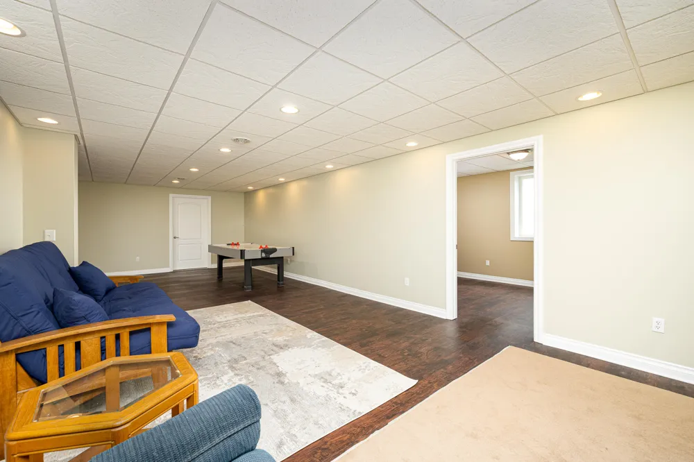 672 Meadow Hill Road Saline, MI 48176