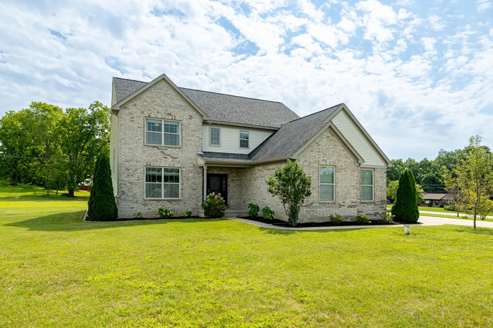 672 Meadow Hill Road Saline, MI 48176