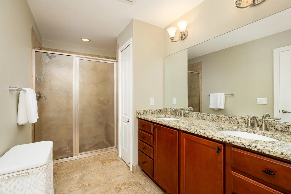 672 Meadow Hill Road Saline, MI 48176