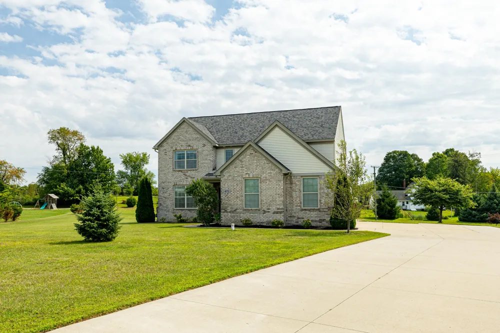 672 Meadow Hill Road Saline, MI 48176
