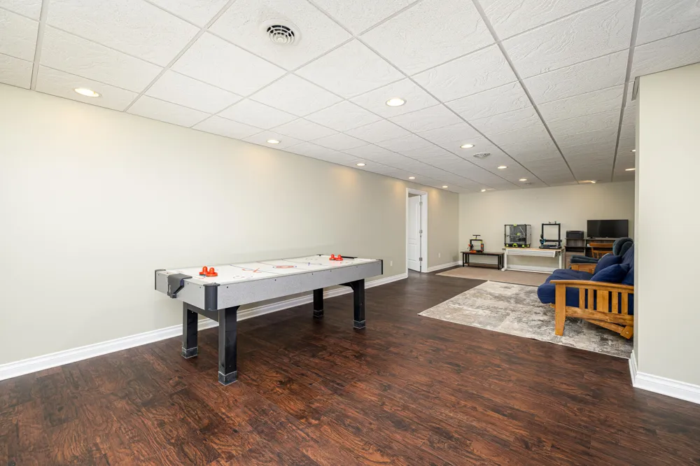 672 Meadow Hill Road Saline, MI 48176