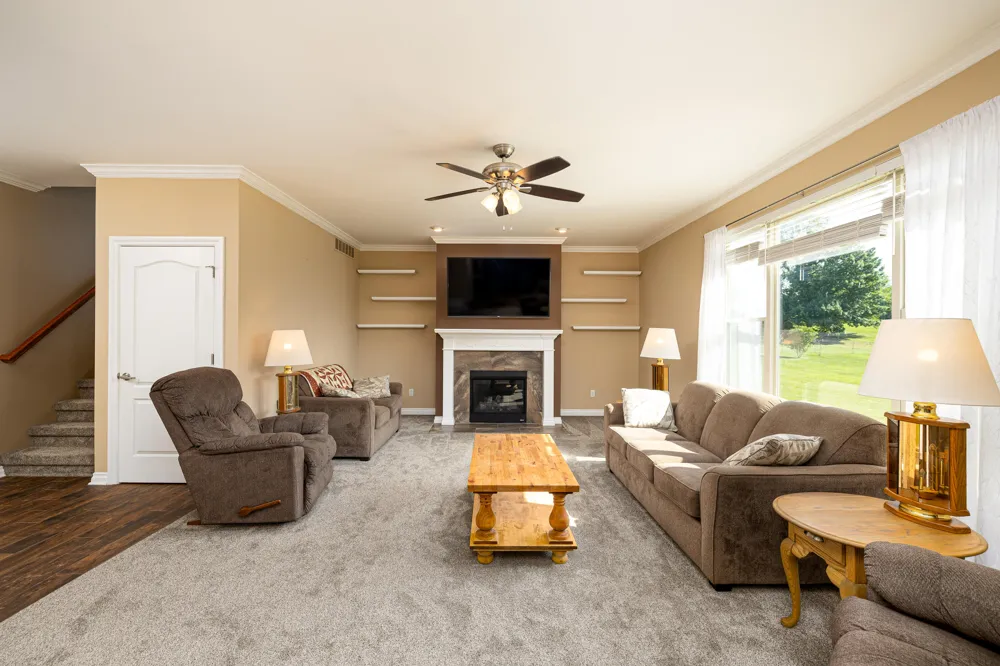672 Meadow Hill Road Saline, MI 48176