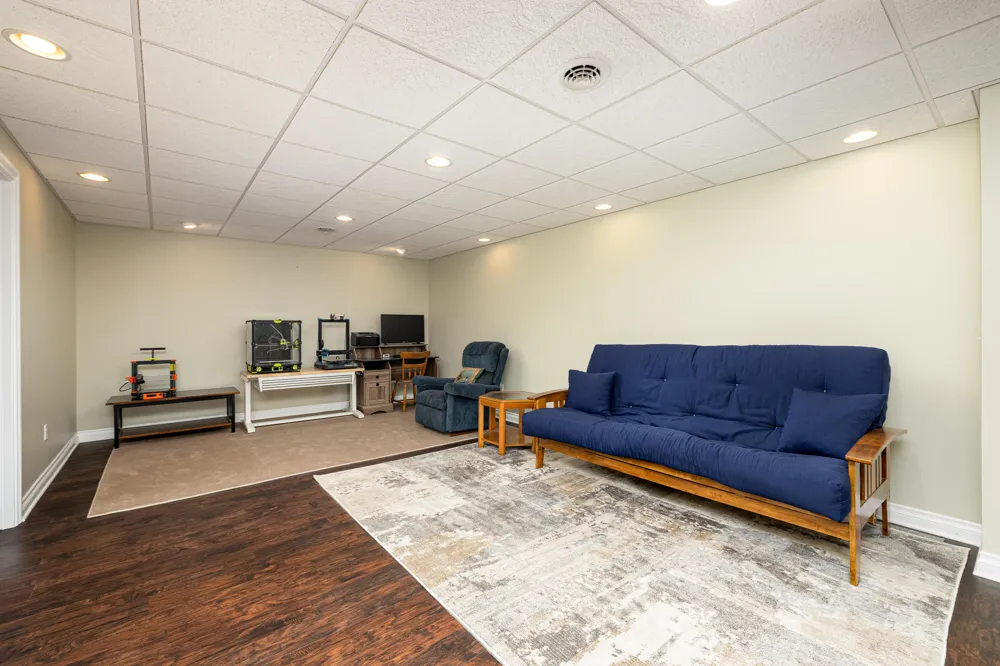 672 Meadow Hill Road Saline, MI 48176