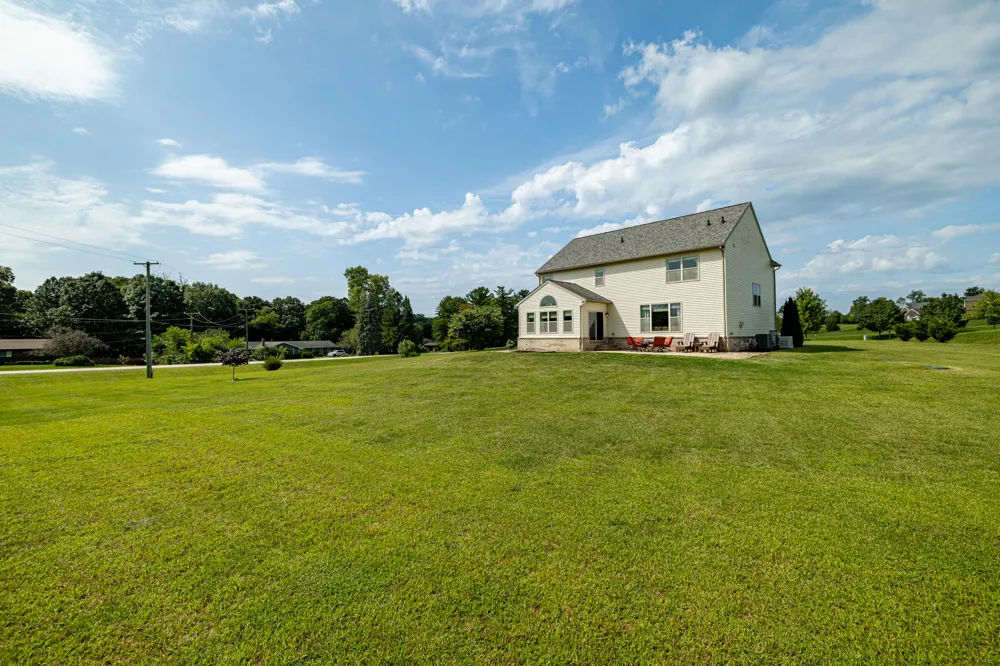 672 Meadow Hill Road Saline, MI 48176