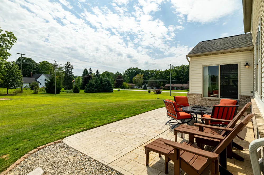 672 Meadow Hill Road Saline, MI 48176