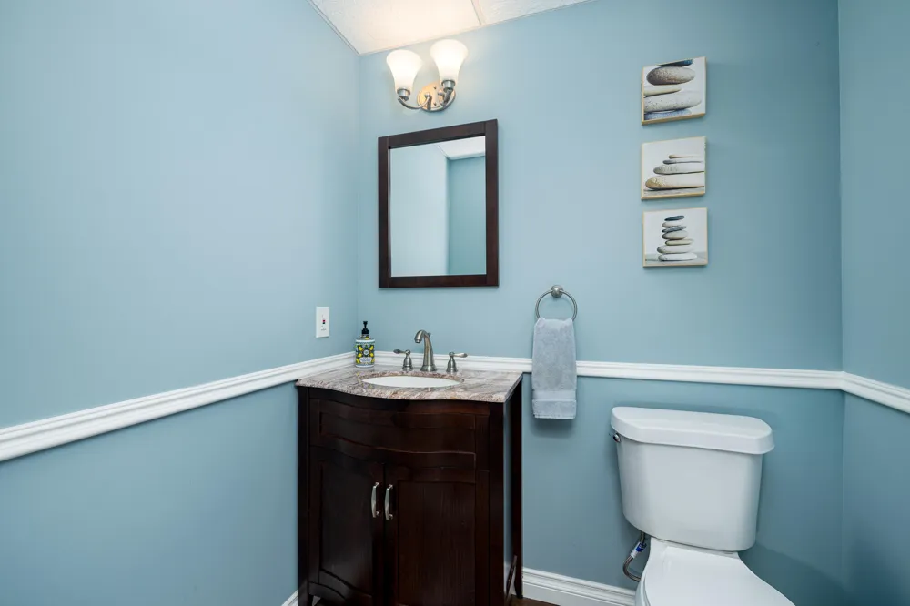 672 Meadow Hill Road Saline, MI 48176