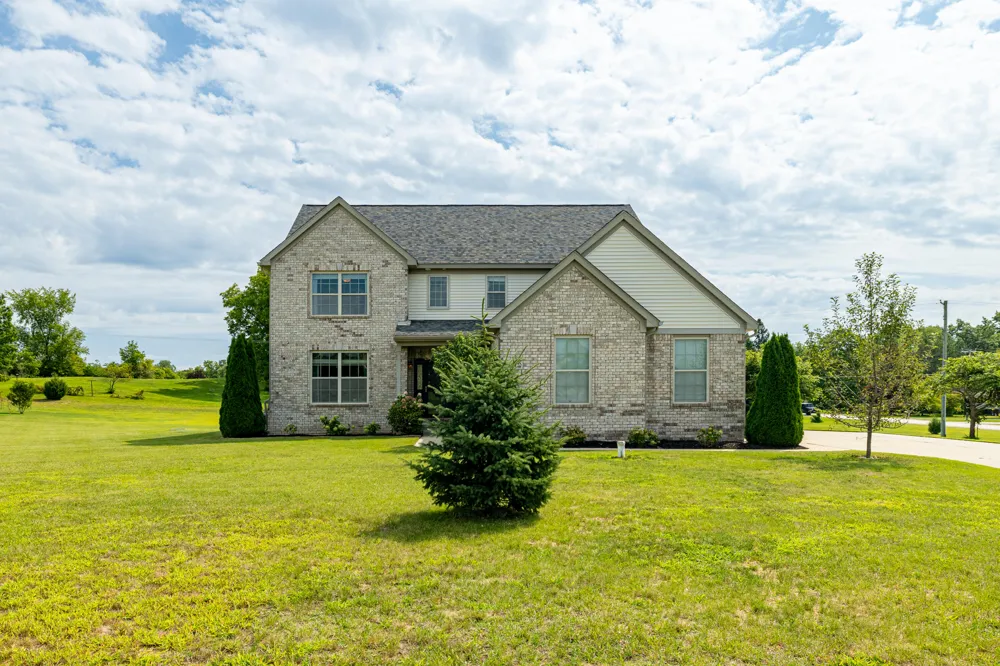 672 Meadow Hill Road Saline, MI 48176