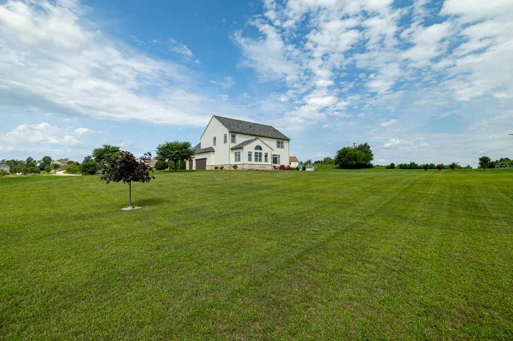 672 Meadow Hill Road Saline, MI 48176