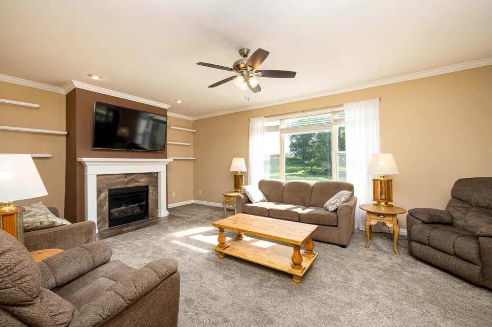 672 Meadow Hill Road Saline, MI 48176