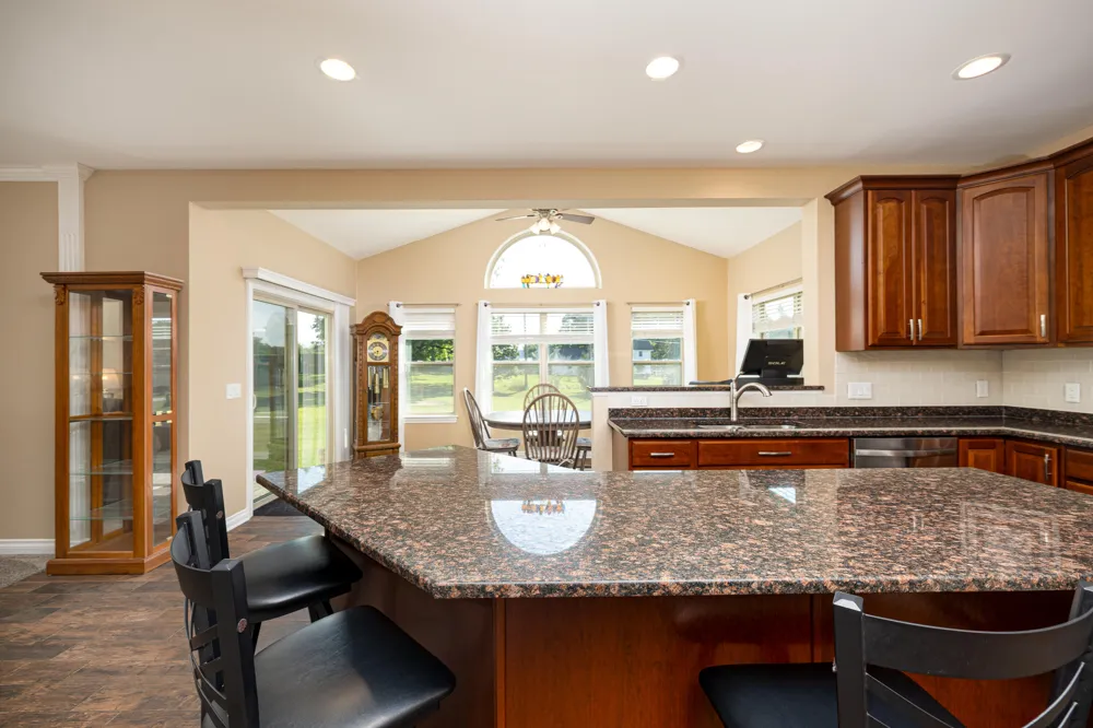 672 Meadow Hill Road Saline, MI 48176