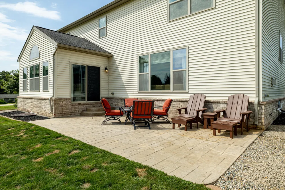 672 Meadow Hill Road Saline, MI 48176