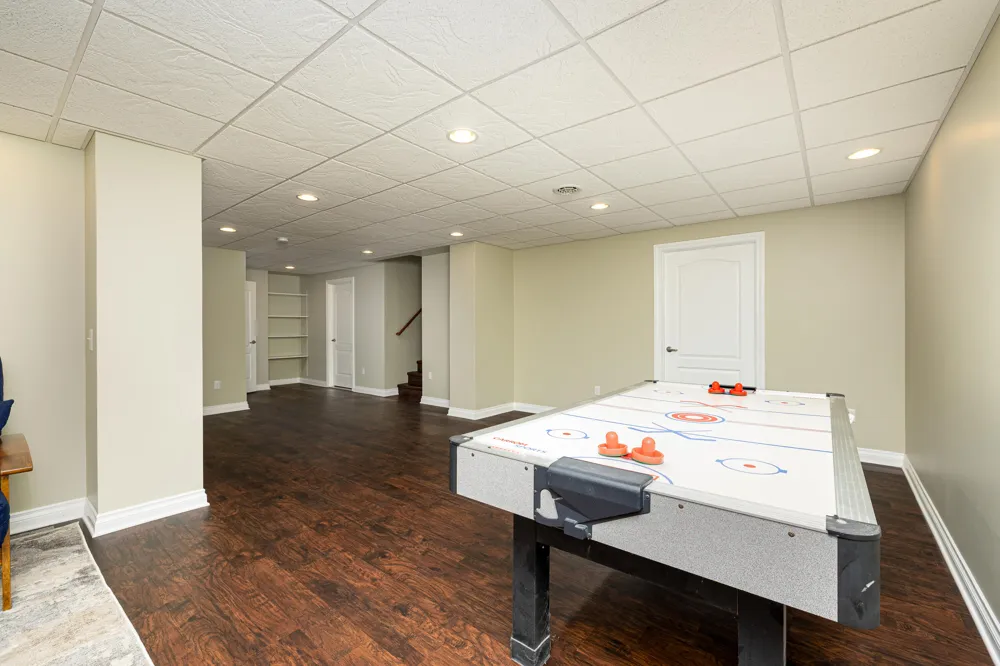 672 Meadow Hill Road Saline, MI 48176